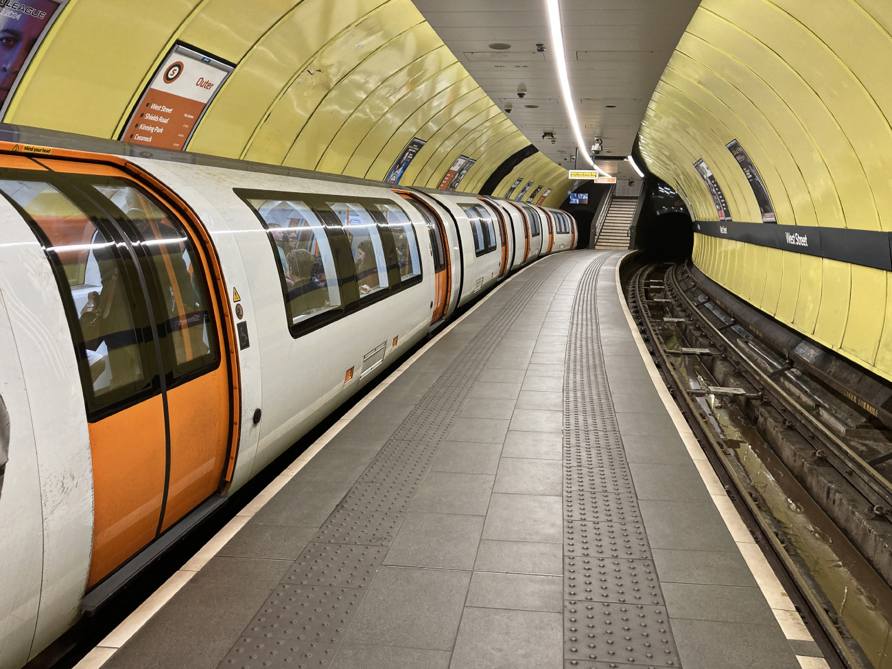 Глазго, Stadler Metro Glasgow EMU № 301