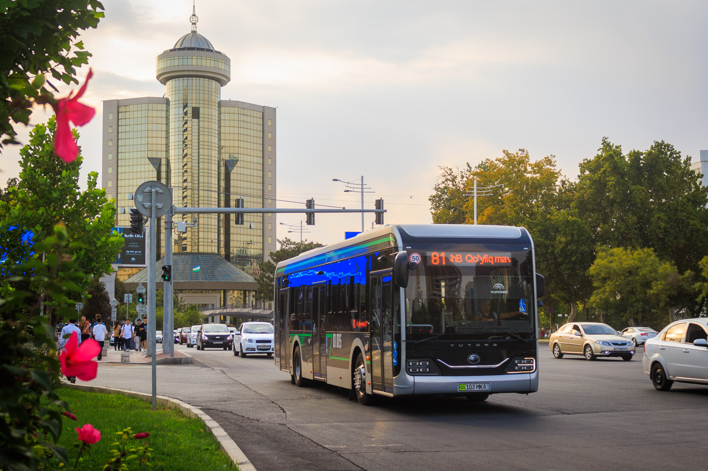 Tashkent, Yutong ZK6126BEVG Br. 01015