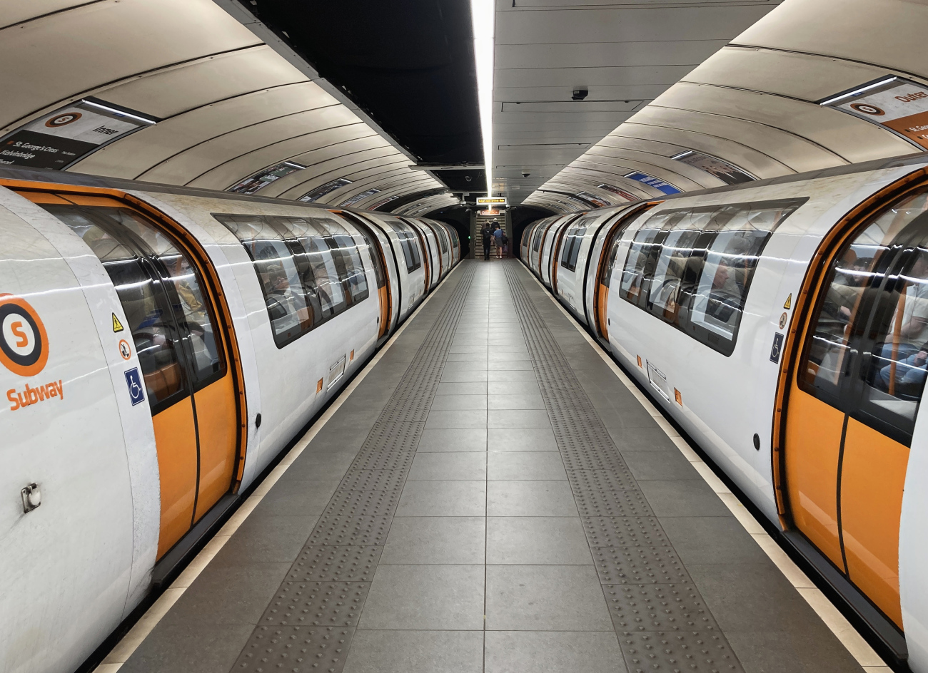 格拉斯哥, Stadler Metro Glasgow EMU # 302; 格拉斯哥, Stadler Metro Glasgow EMU # 301
