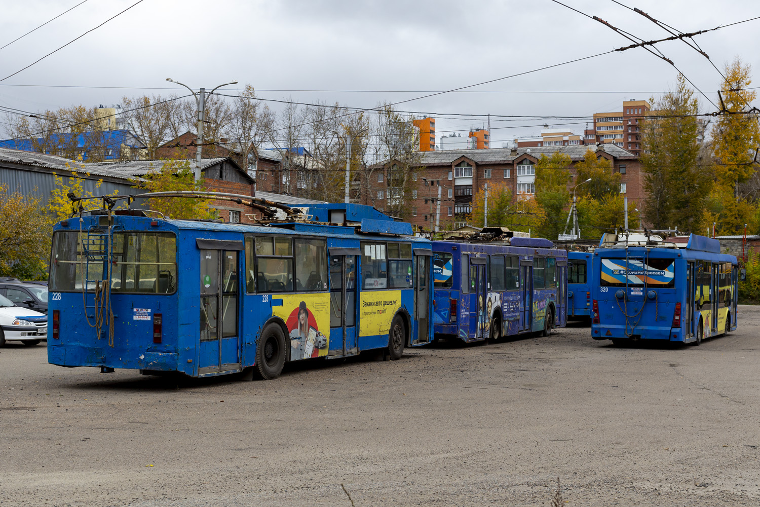 Иркутск, СТ-682Г № 228; Иркутск, Тролза-5265.00 «Мегаполис» № 320