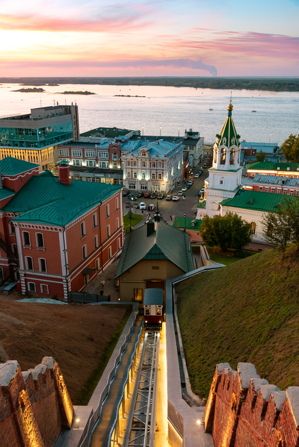 Nižni Novgorod — Elevator Kremlyovsky (1896-1928, 2024-...)