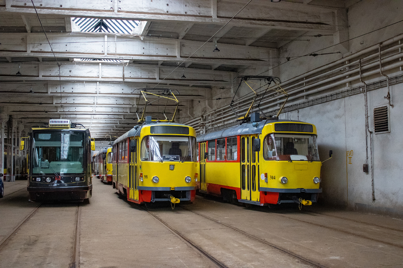 Мост ― Литвинов, Škoda 03T5 Astra/Anitra № 201; Мост ― Литвинов, Tatra T3M.3 № 308 Мост ― Литвинов, Škoda 03T5 Astra/Anitra № 201; Мост ― Литвинов, Tatra T3M.3 № 308
