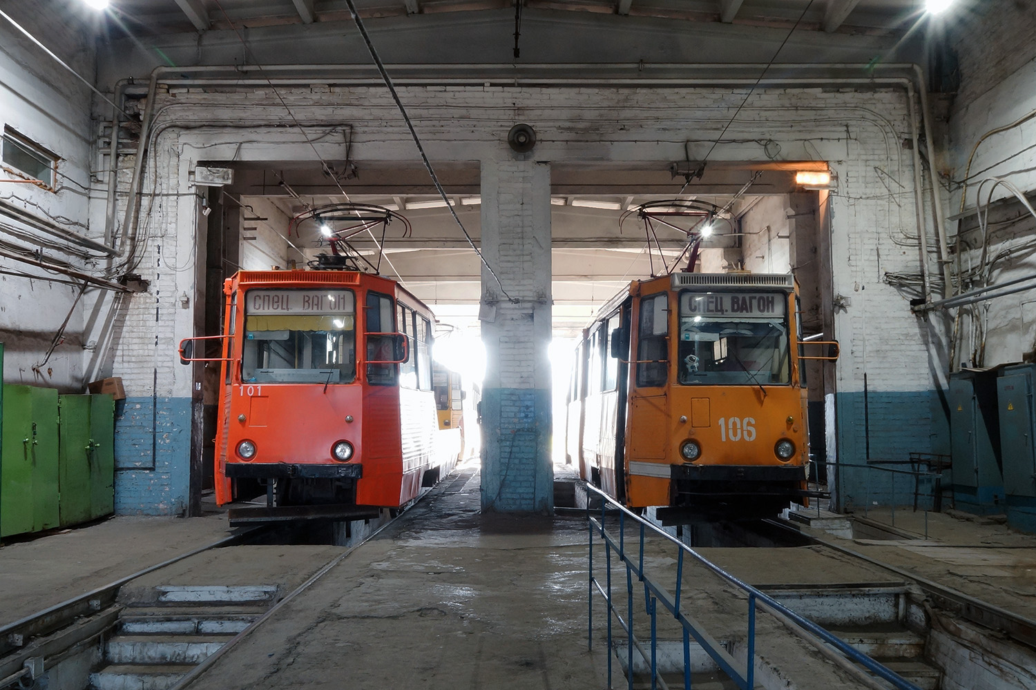 Усолье-Сибирское, ВТК-10 № 101; Усолье-Сибирское, 71-605 (КТМ-5М3) № 106