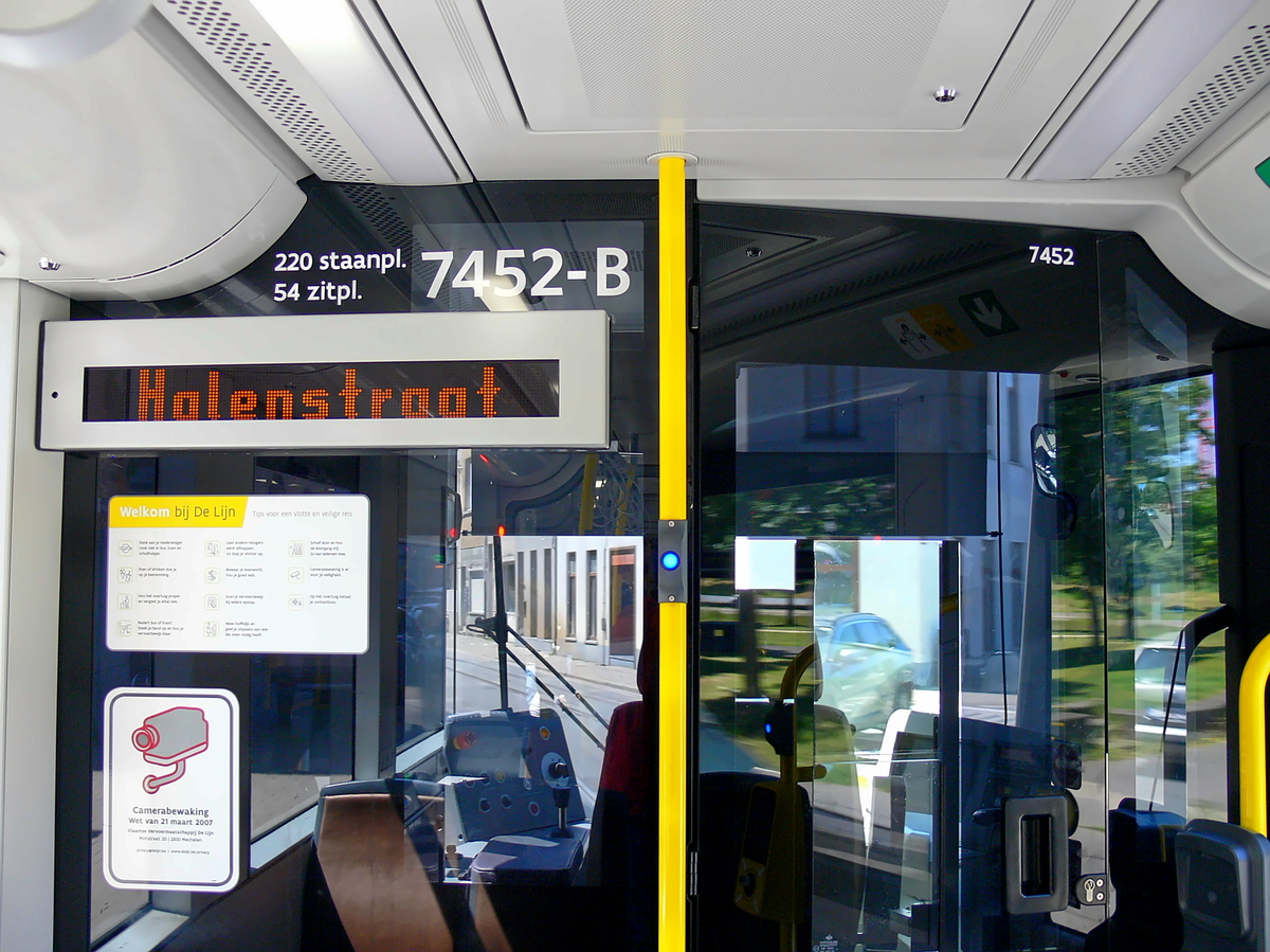 Antwerpen, CAF Urbos 100 Nr. 7452