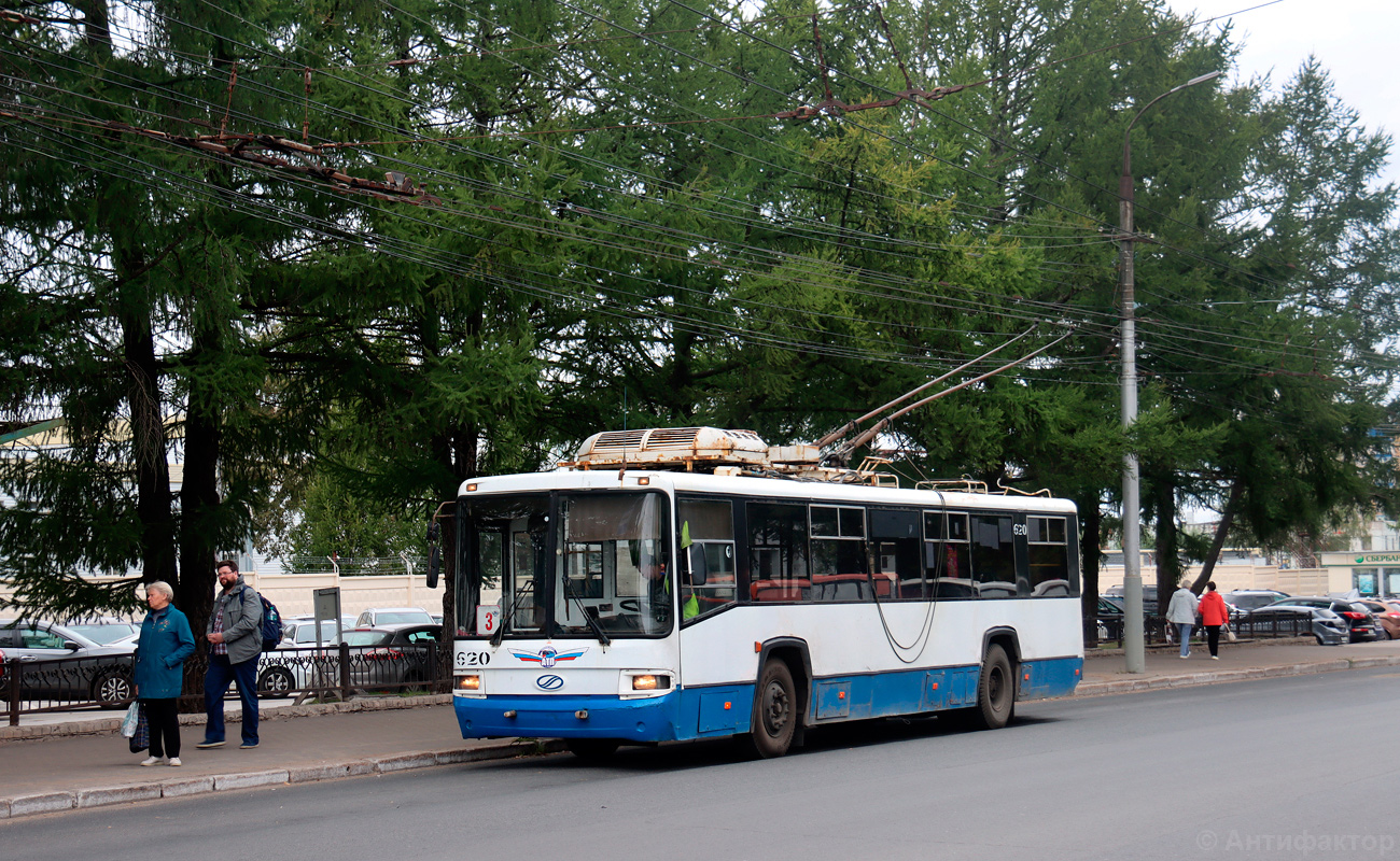 Киров, БТЗ-52768Р № 620