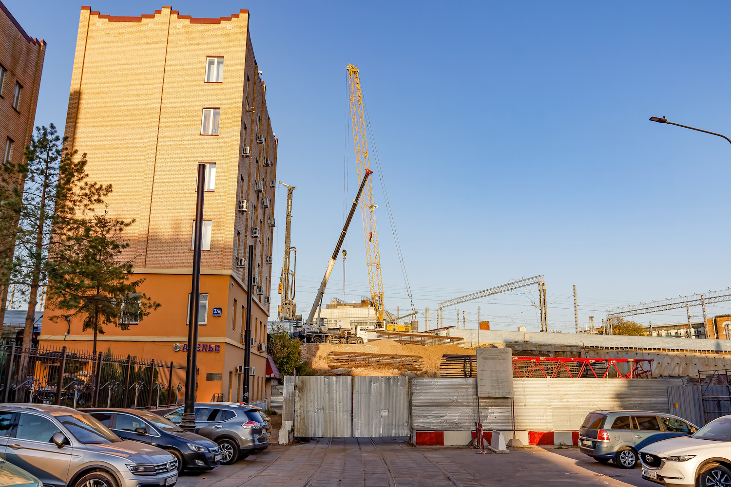 Moskva — Construction and repairs