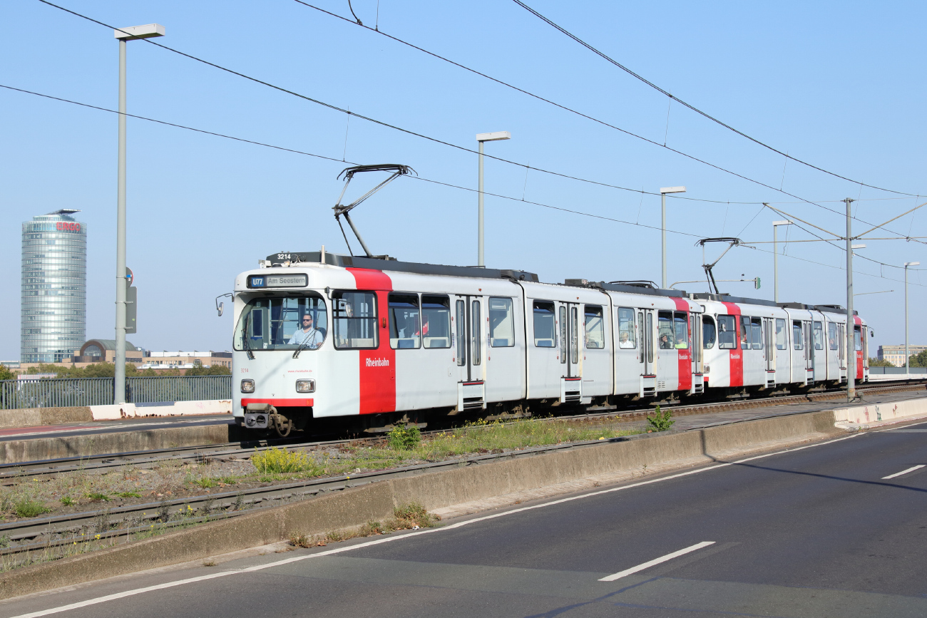 Дюссельдорф, Duewag GT8SU № 3214