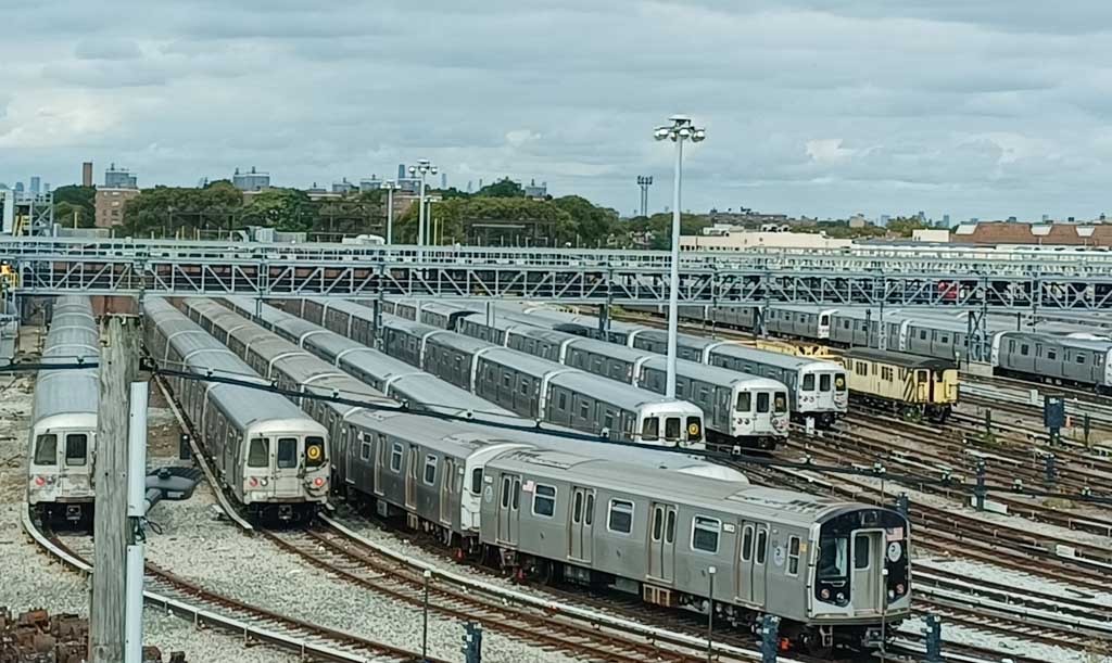 Нью-Йорк — Метрополитен — Депо