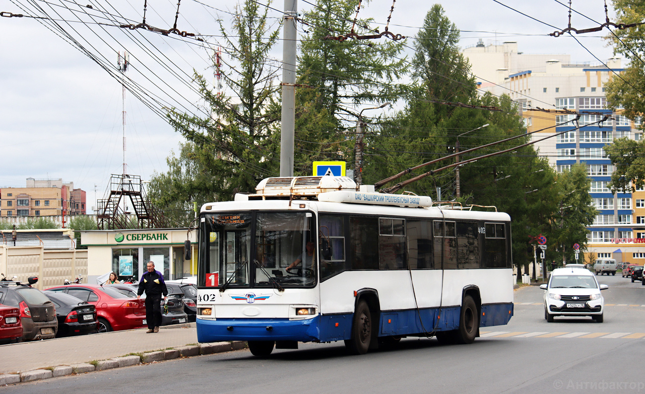 Киров, БТЗ-52767Р № 402