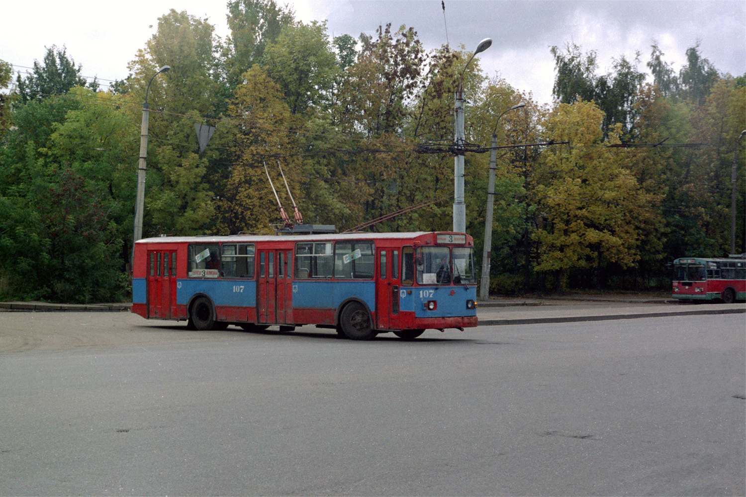 Tver, ZiU-682V-012 [V0A] № 107; Tver — Trolleybus terminals and turning rings; Tver — Tver trolleybus in the early 2000s (2002 — 2006)