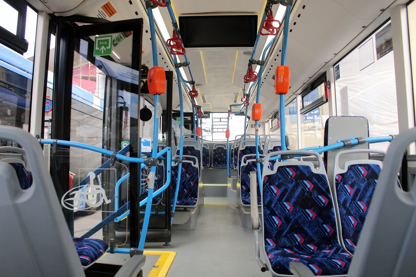 Санкт-Петербург, ВМЗ-5298.01 «Авангард» № 5739; Санкт-Петербург — Выставка «Транспорт большого города» — 01.09.2024