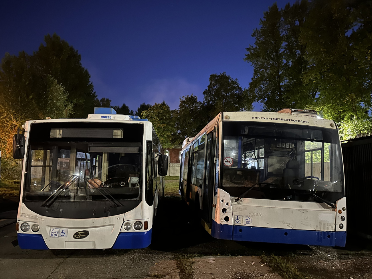 Санкт-Петербург, ВМЗ-5298.01 «Авангард» № 1232; Санкт-Петербург, Тролза-5265.00 «Мегаполис» № 6401