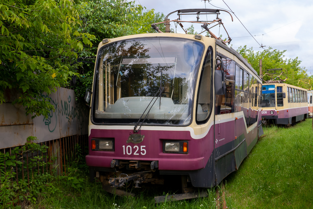 Nizhny Novgorod, 71-407 # 1025 Nizhny Novgorod, 71-407 # 1025