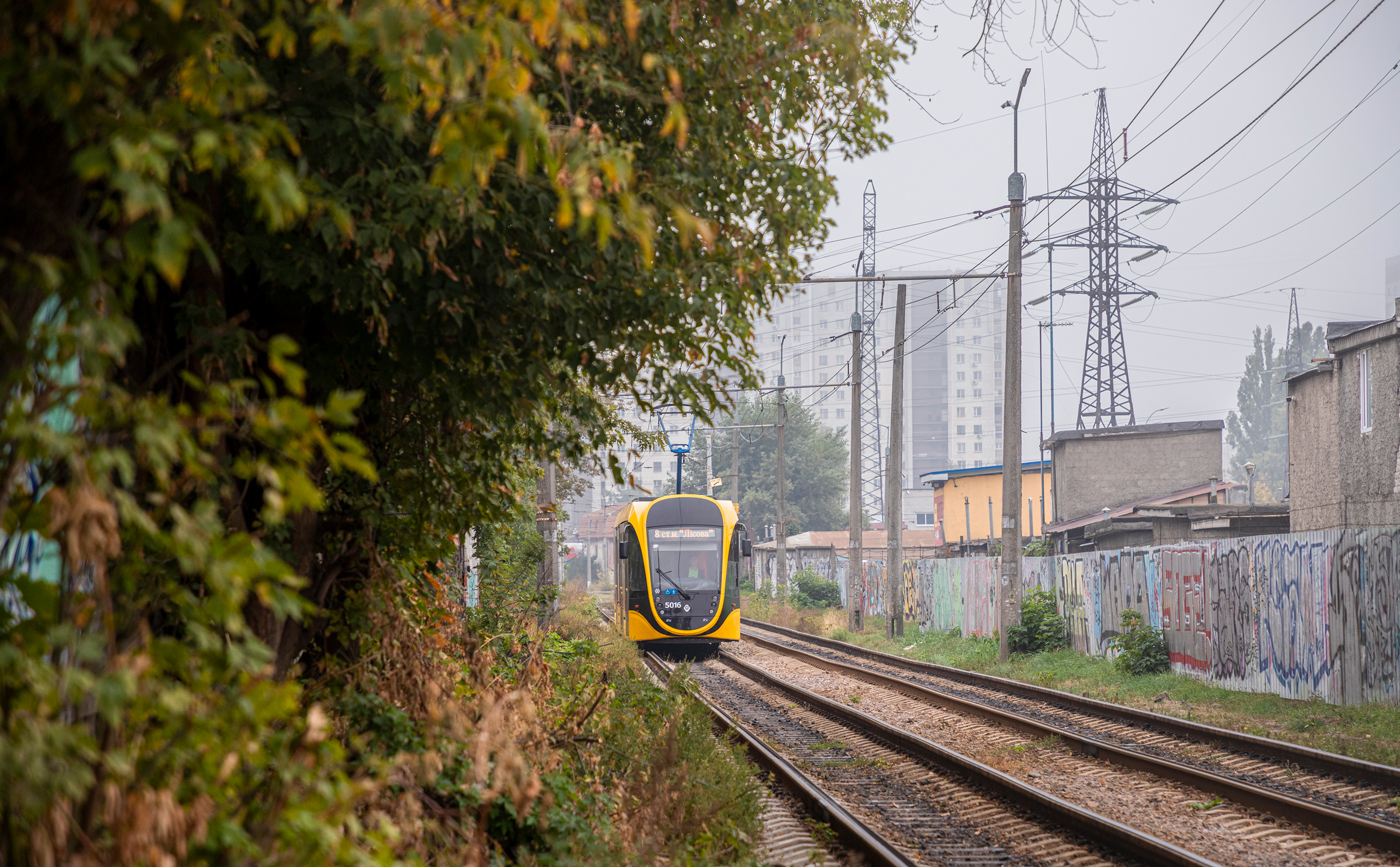 基辅, К1Т306 # 5016; 基辅 — Tramway lines: Darnytske depot network