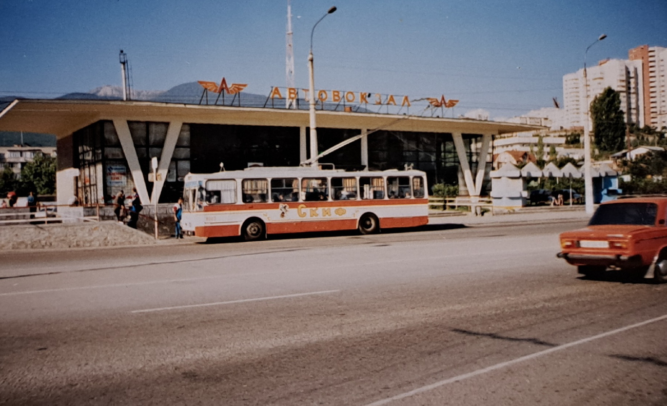 Troleibuzul din Crimeea, Škoda 14Tr02/6 Nr. 8003; Troleibuzul din Crimeea — Historical photos (1959 — 2000)