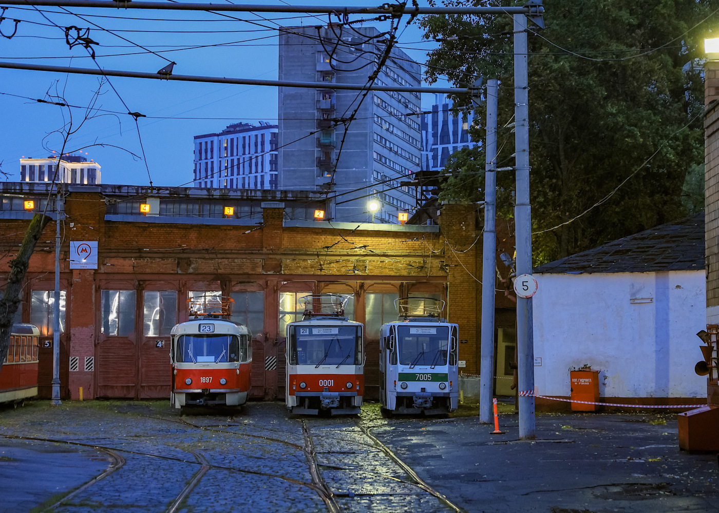 Moscow, Tatra T3SU (2-door) № 1897; Moscow, Tatra T6B5SU № 0001; Moscow, Tatra T7B5 № 7005