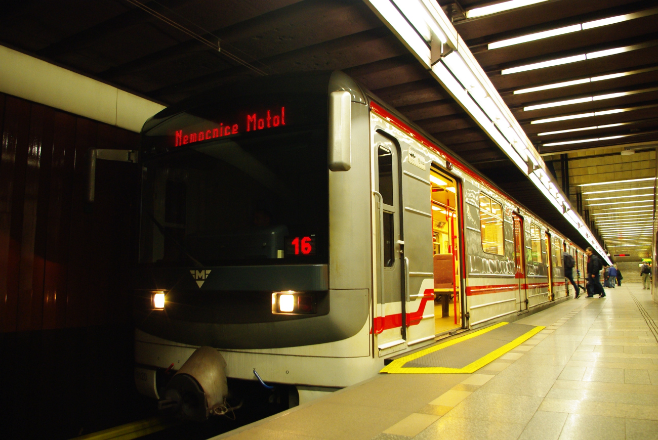 Прага, 2Mt (81-71M) № 3120