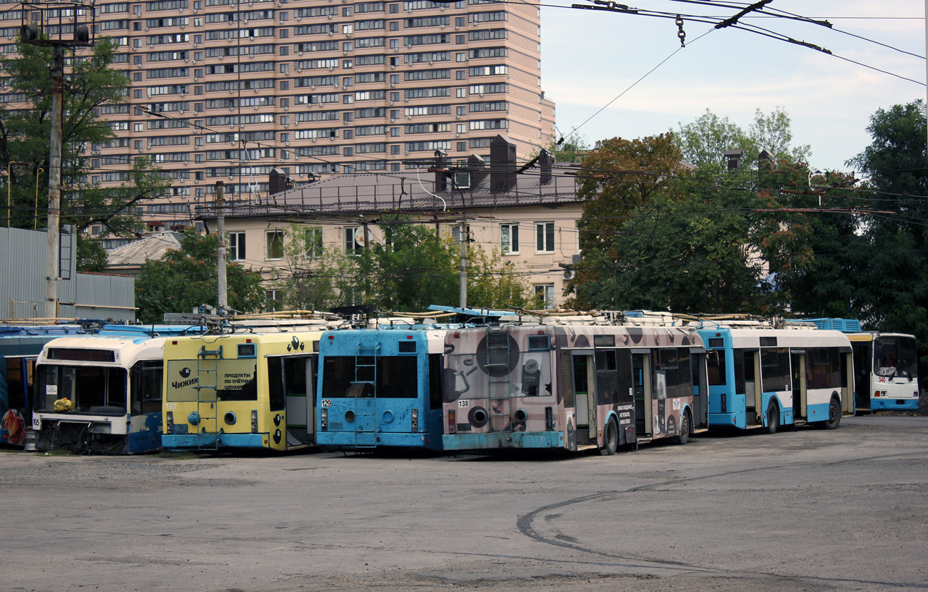 Ростов-на-Дону, СВАРЗ-6235.01 (БКМ 32100М) № 137; Ростов-на-Дону, СВАРЗ-6235.01 (БКМ 32100М) № 129; Ростов-на-Дону, СВАРЗ-6235.01 (БКМ 32100М) № 138