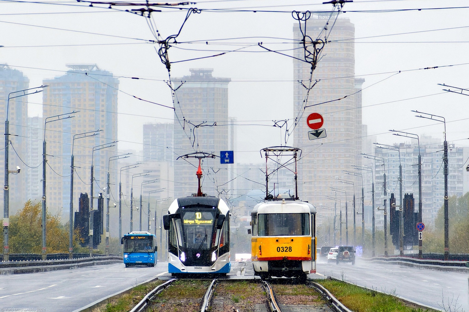 Moscow, 71-911EM “Lvyonok” № 30606; Moscow, Tatra T3SU № 0328