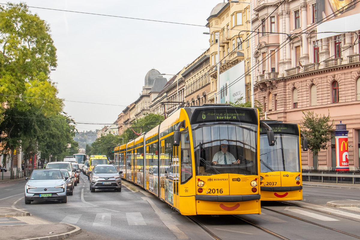 Budimpešta, Siemens Combino Supra NF12B Br. 2016