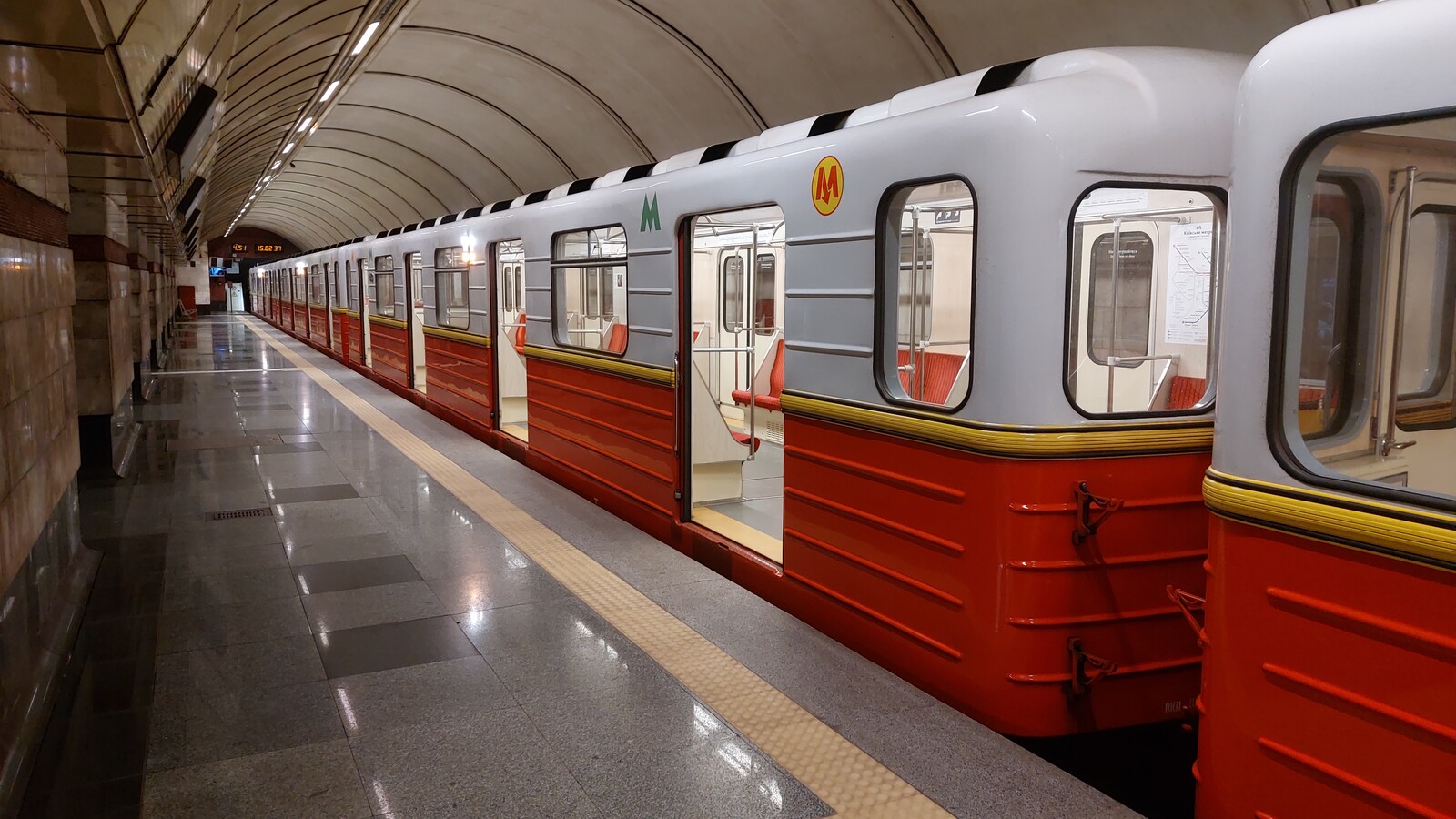 Киев, 81-714.3М № 449