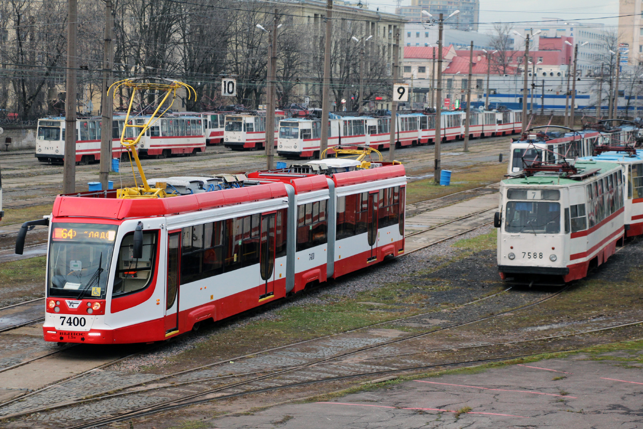 Санкт-Петербург, 71-631-02 № 7400; Санкт-Петербург, ЛМ-68М № 7588; Санкт-Петербург — Новые трамвайные вагоны; Санкт-Петербург — Трамвайный парк № 7