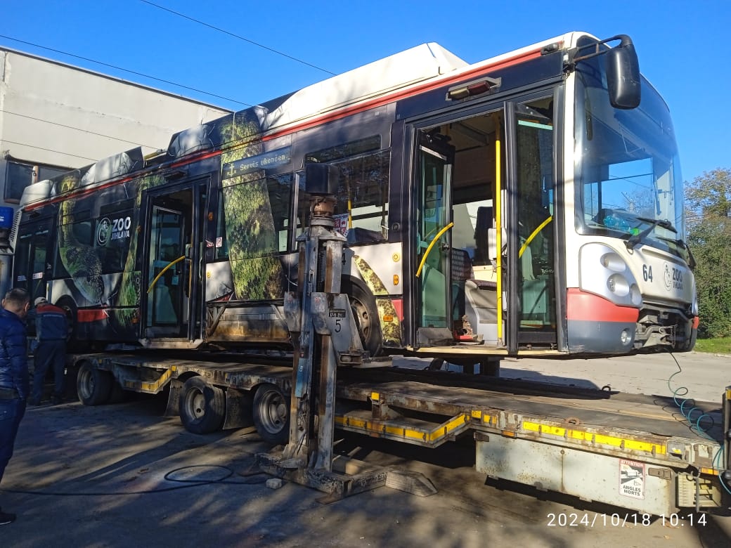 Ивано-Франковск, Škoda 24Tr Irisbus Citelis № (64)