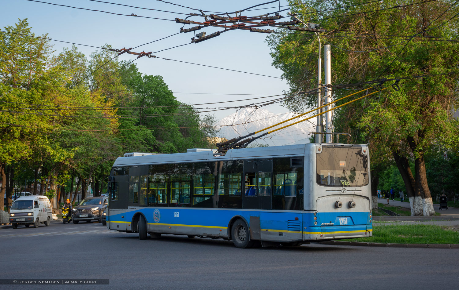 Алматы, YoungMan JNP6120GDZ (Neoplan Kazakhstan) № 1251