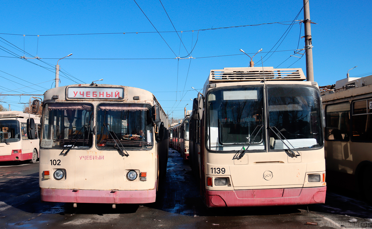 Tscheljabinsk, ZiU-682G [G00] Nr. 102; Tscheljabinsk, LiAZ-5280 (VZTM) Nr. 1139