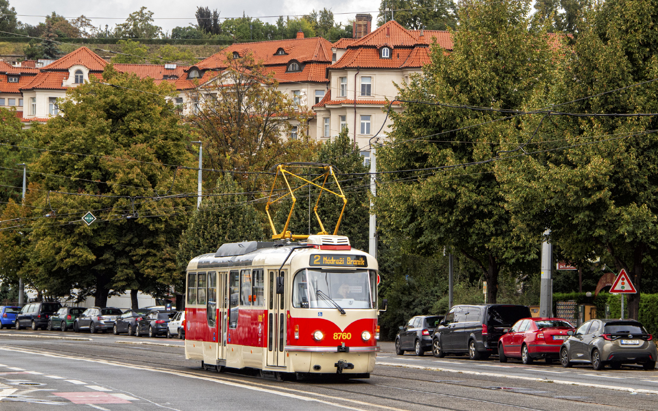 Prague, Tatra T3R.PLF N°. 8760