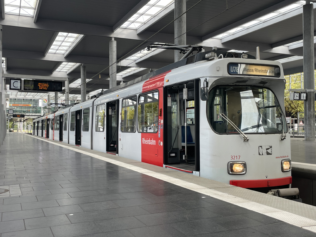 Düsseldorf, Duewag GT8SU № 3217