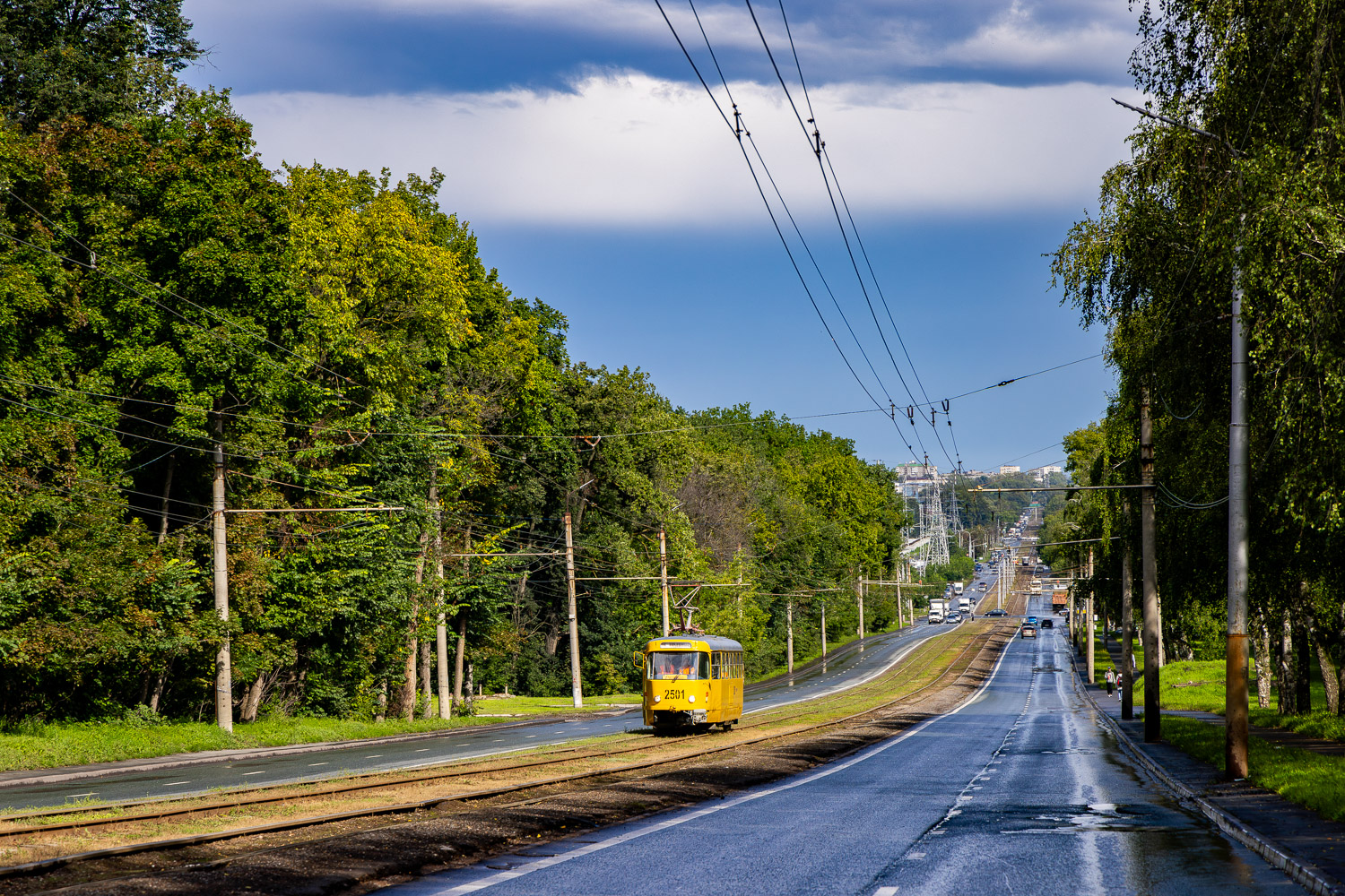 Уфа, Tatra T3D № 2501; Уфа — Трамвайная сеть — север; Уфа — Троллейбусная сеть — юг Уфа, Tatra T3D № 2501; Уфа — Трамвайная сеть — север; Уфа — Троллейбусная сеть — юг