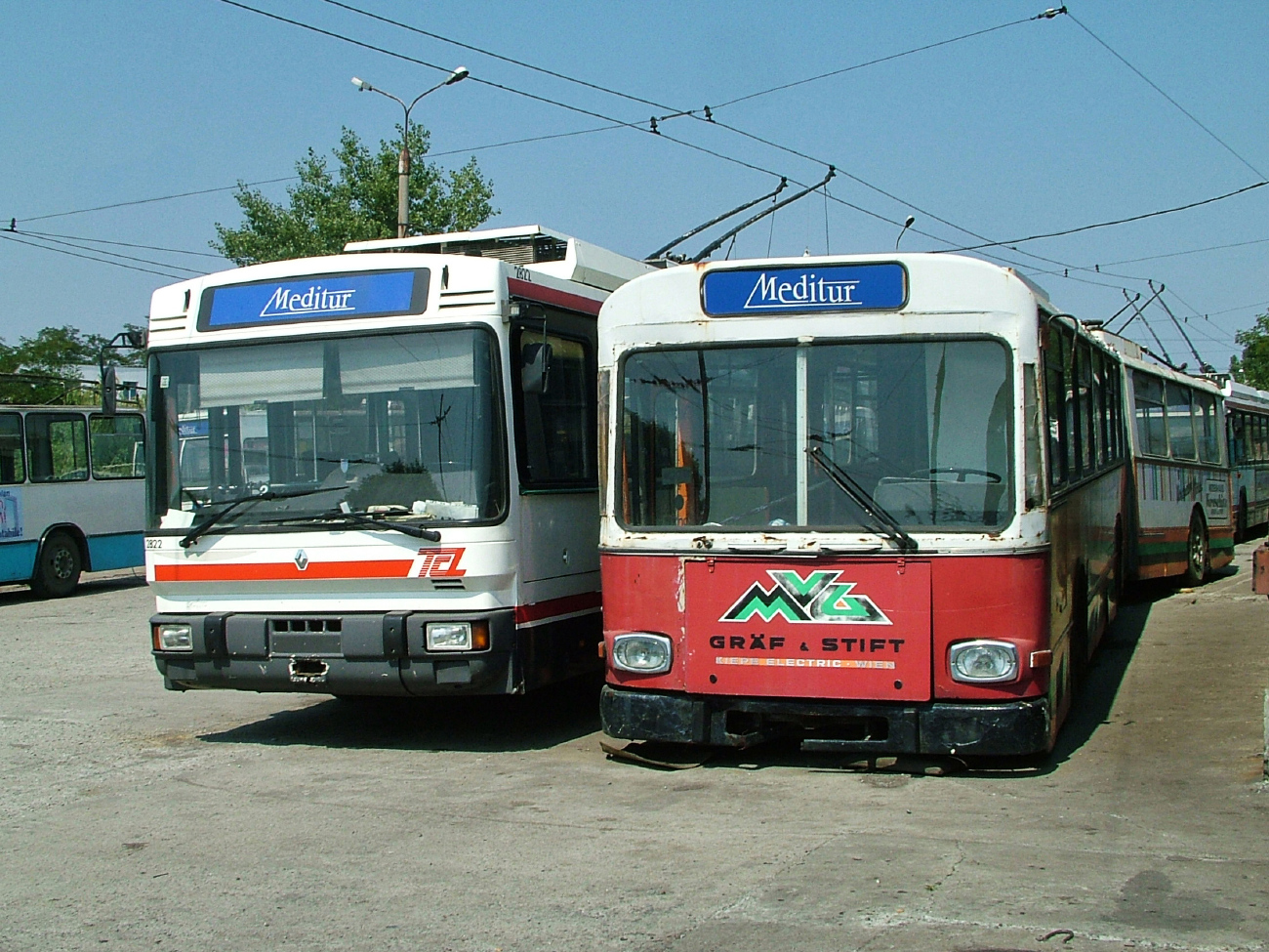 Mediaș, Berliet ER100 č. 659; Mediaș, Gräf & Stift 802 GE105/54/57A č. 200