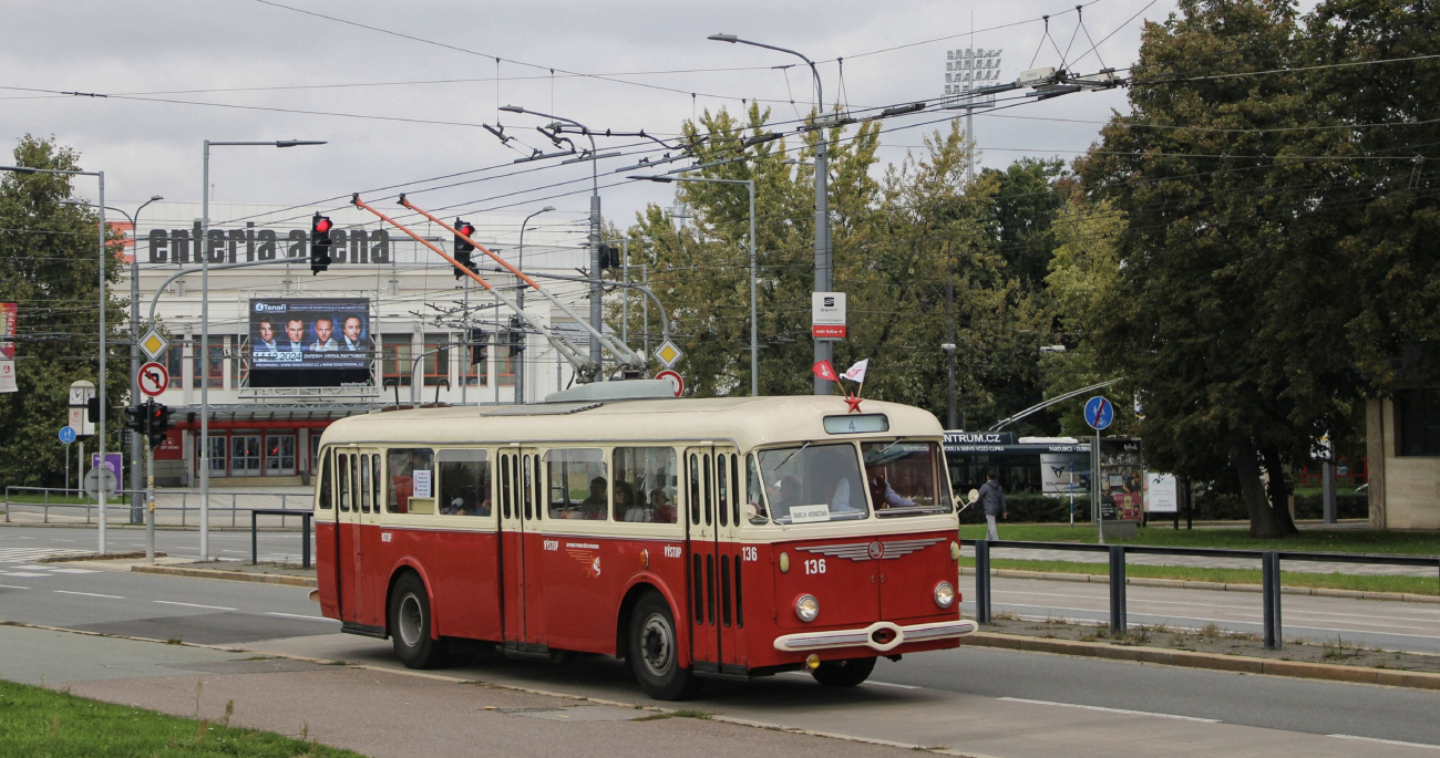 Pardubice, Škoda 8Tr9 N°. 136 (302)