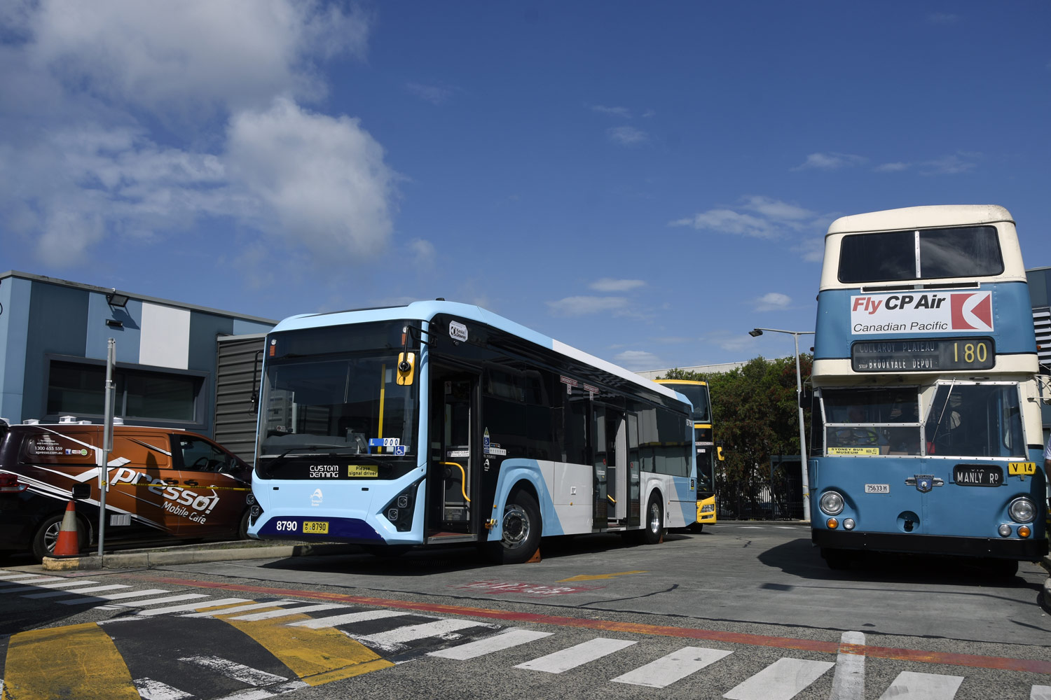 Сидней, Custom Denning Element 2 № 8790