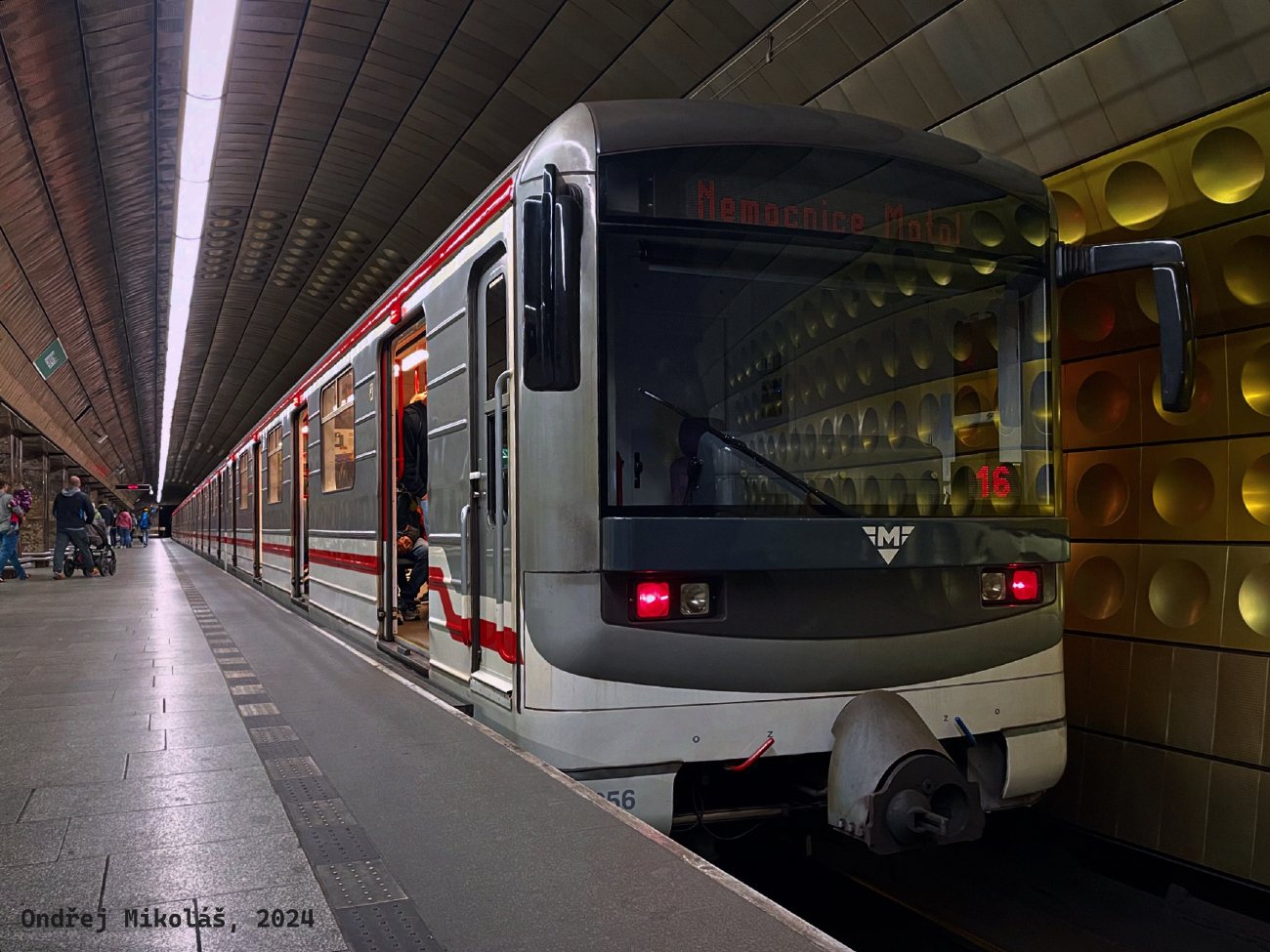 Прага, 2Mt (81-71M) № 3356