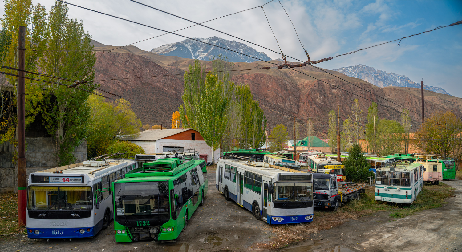 Нарын, ВМЗ-5298.01 «Авангард» № [1732]; Нарын, ЗиУ-682Г-016.05 № [1817]; Нарын, ЗиУ-682Г-018 [Г0Р] № 1533