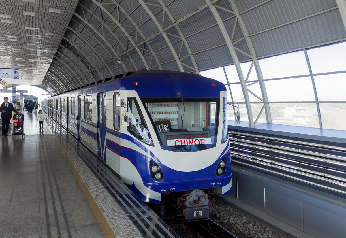 Ташкент, 81-717 (ЛВЗ) № 8581