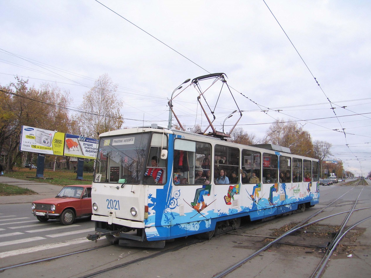 Iževsk, Tatra T6B5SU č. 2021