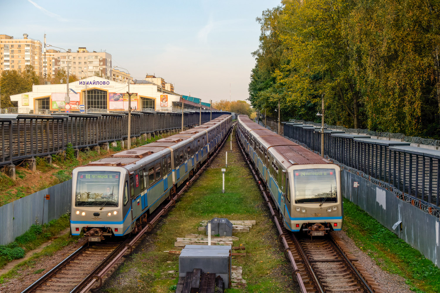 Москва, 81-740.4 «Русич» № 0253; Москва, 81-740.1 «Русич» № 0069