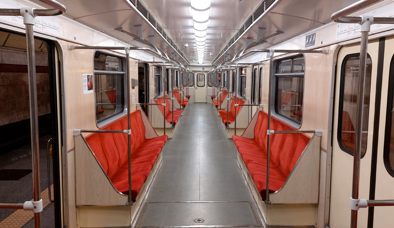 Киев, 81-714.3М № 449