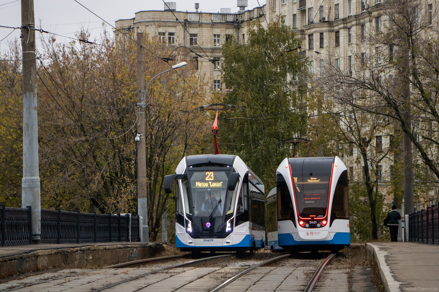 Moskva, 71-911EM “Lvyonok” č. 30609; Moskva, 71-931M “Vityaz-M” č. 31421