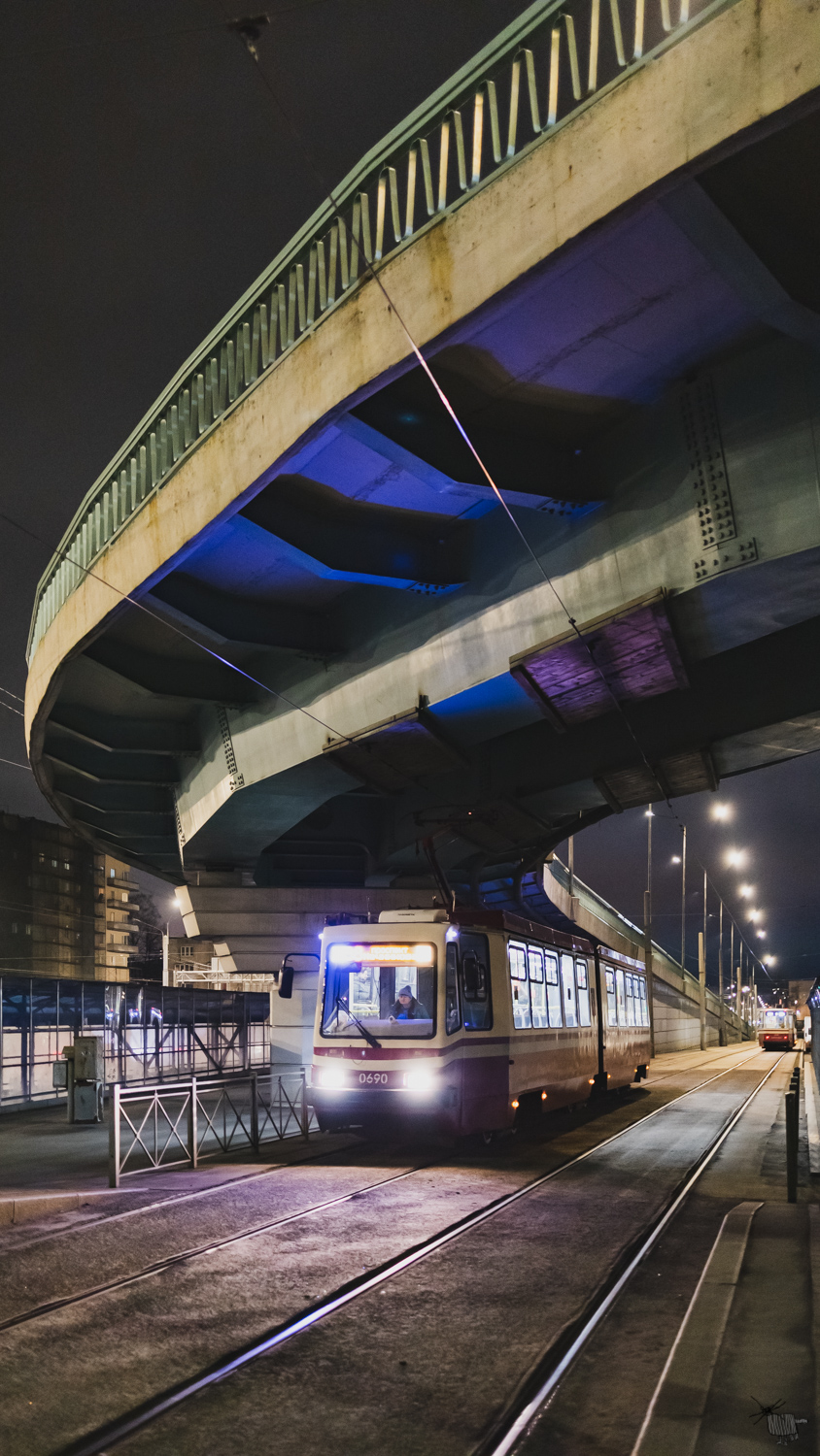 Санкт-Петербург, ЛВС-86М2 № 0690