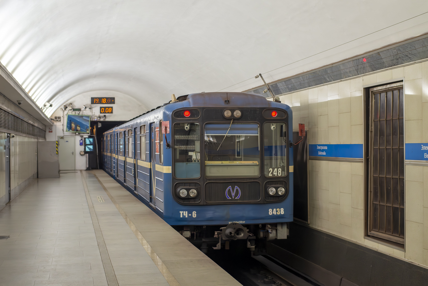 Санкт-Петербург, 81-717 (ЛВЗ) № 8438