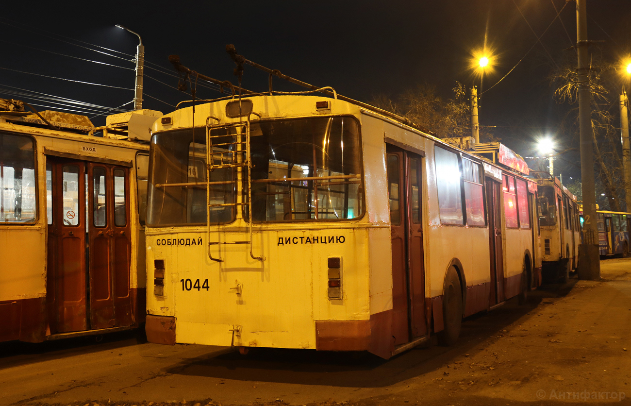 Челябинск, ЗиУ-682Г [Г00] № 1044