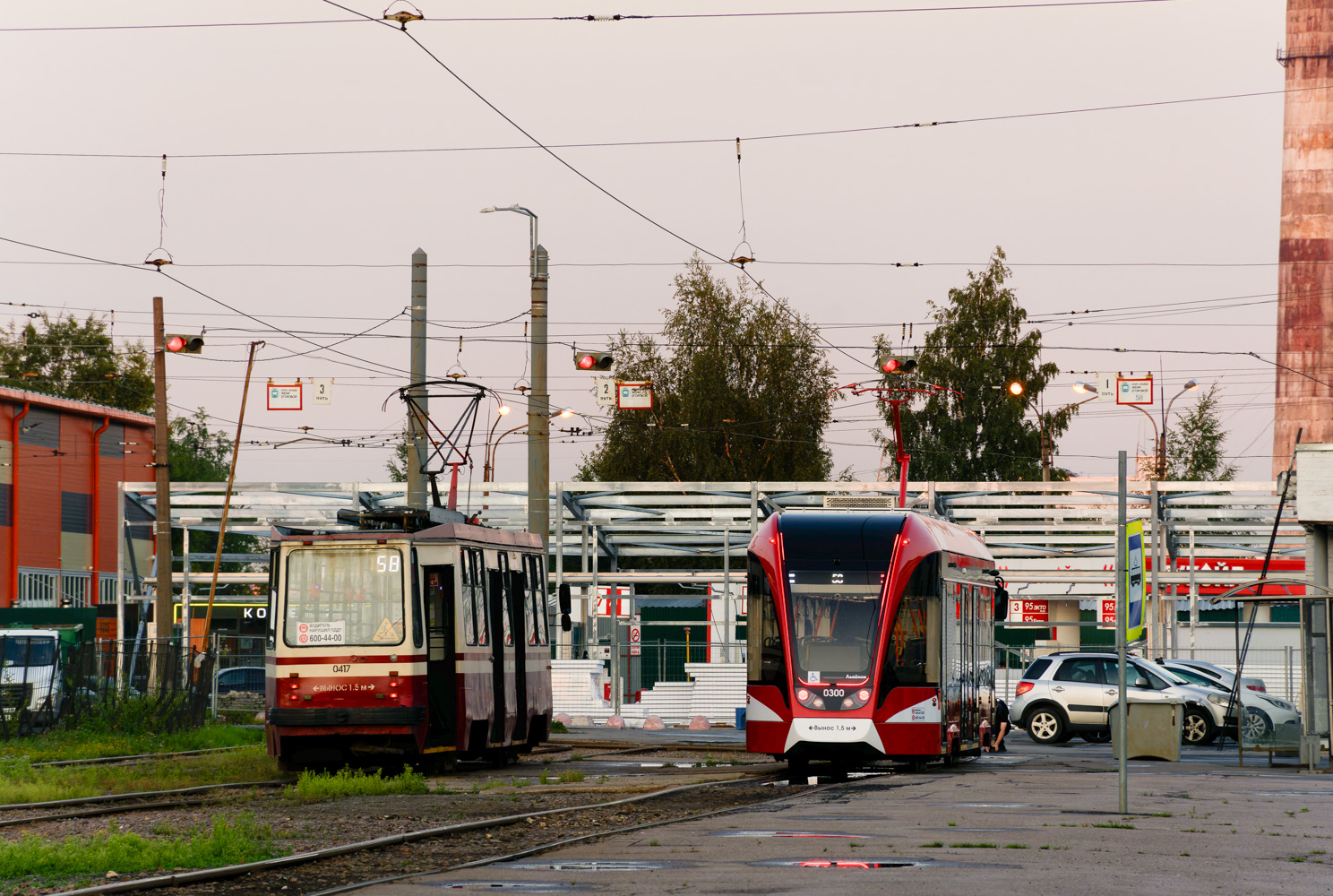 Санкт-Петербург, 71-134К (ЛМ-99К) № 0417; Санкт-Петербург, 71-911ЕМ «Львёнок» № 0300