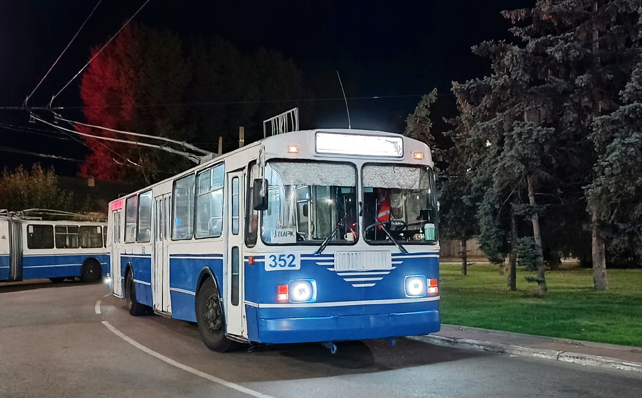 Черкассы, ЗиУ-682Г [Г00] № 352