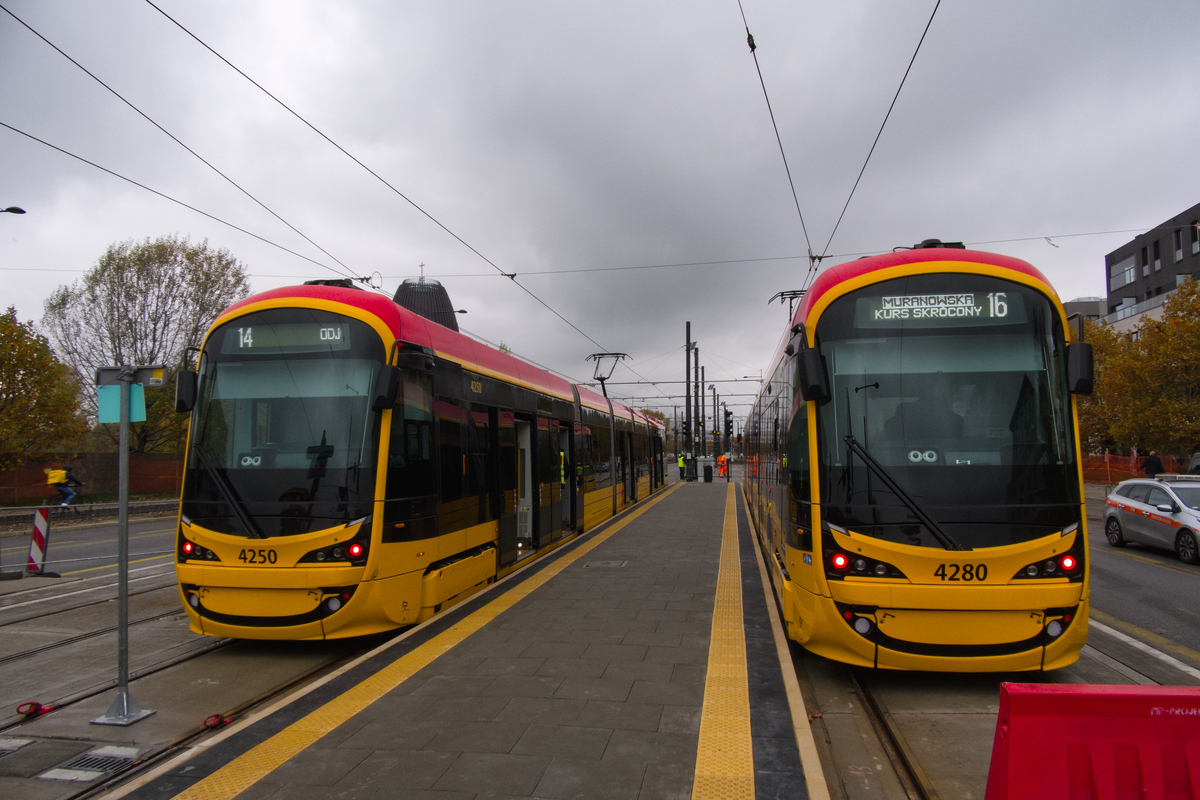 Варшава, Hyundai Rotem 140N № 4250; Варшава, Hyundai Rotem 140N № 4280