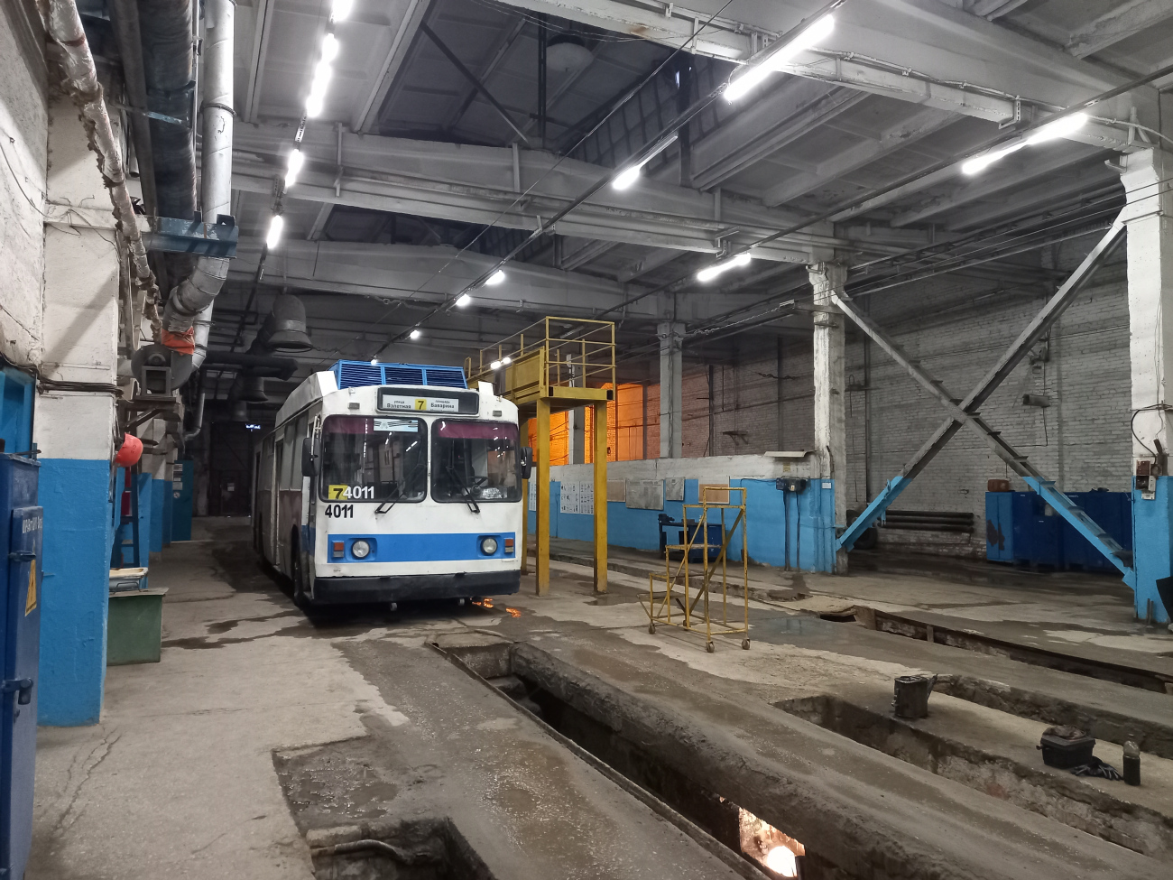 Барнаул, ЗиУ-682 КВР БТРМ № 4011 Барнаул, ЗиУ-682 КВР БТРМ № 4011