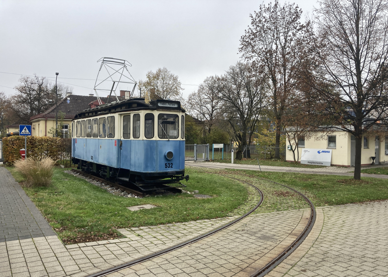 Munich, Berolina 2-axle motor car № 532